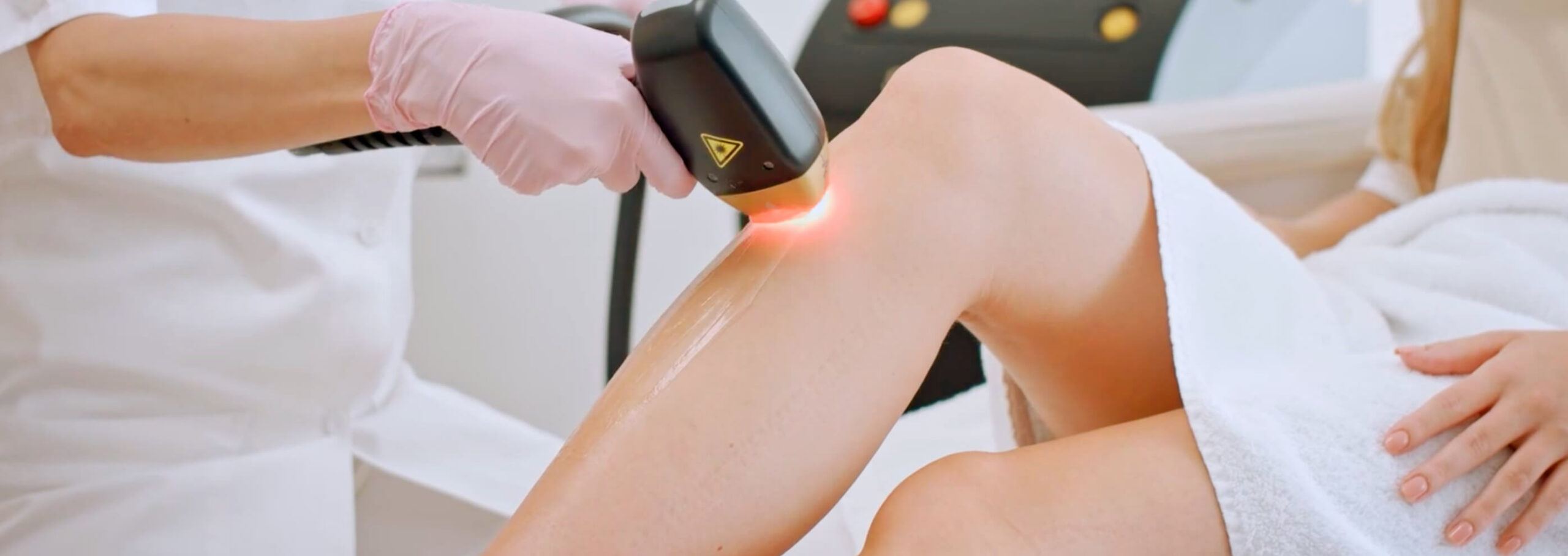dauerhafte Haarentfernung der Beine in Wien dermacare scaled